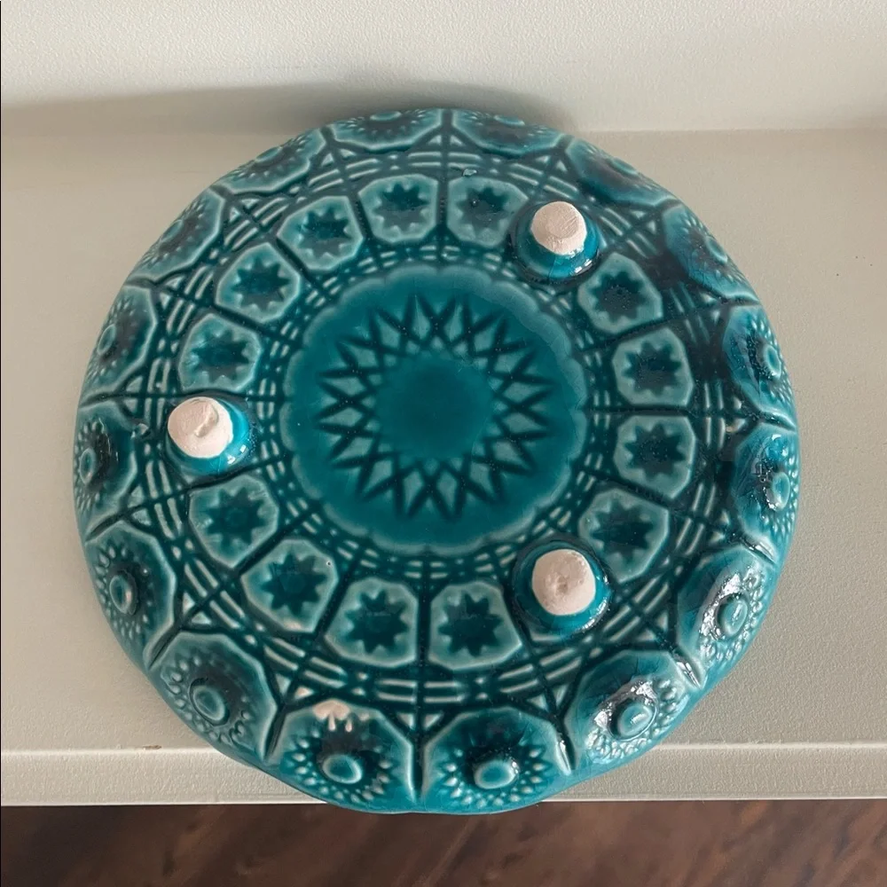 Hand painted ceramic dish with bird design - Picture 3 of 3